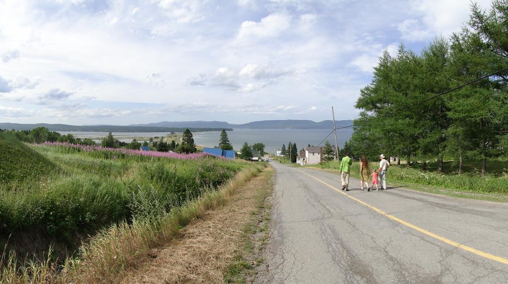 Auberge De Douglastown Gaspe Exterior photo