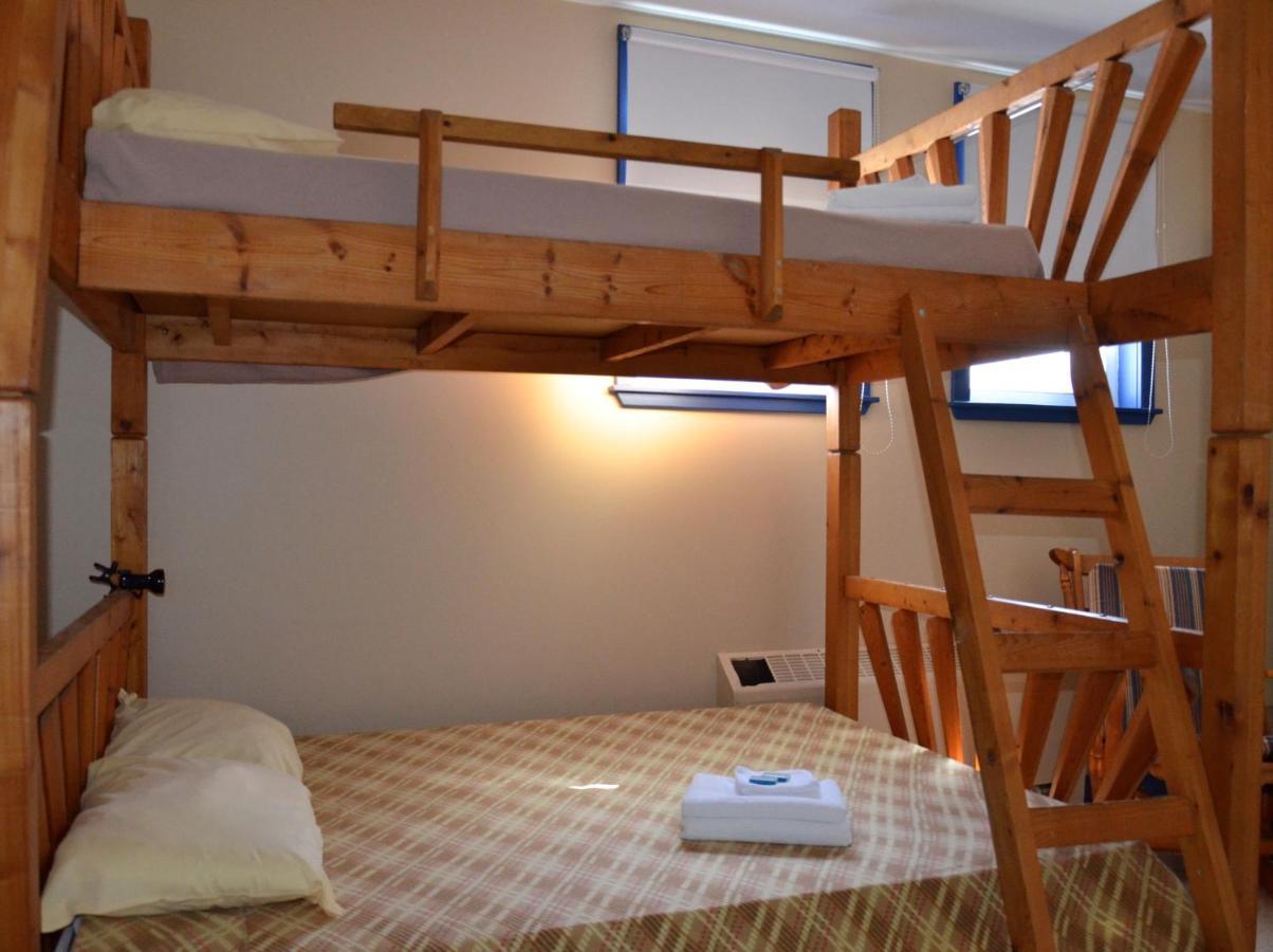 Auberge De Douglastown Gaspe Exterior photo